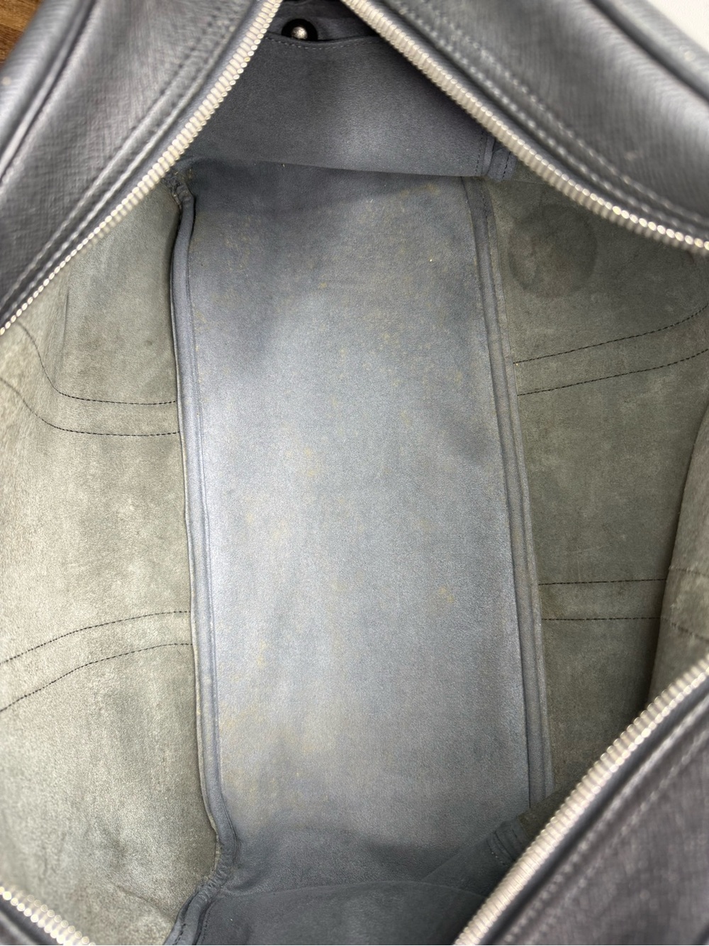 Authentic LOUIS VUITTON Taiga Kendall PM unisex travel bag M30122 LV black - Picture 13 of 15